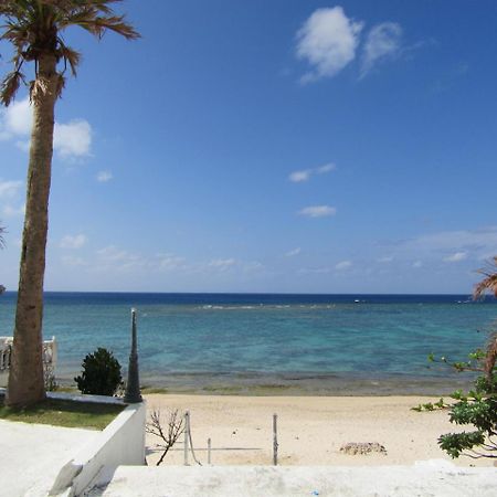 Guest House Diamond Yomitan Exterior photo